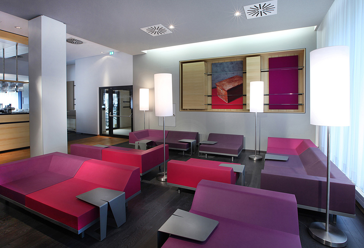 M² seating in a hotel lounge