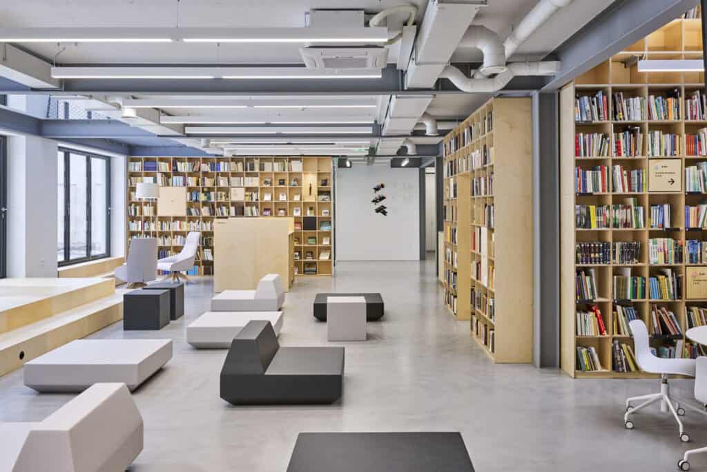 Quinze & Milan projectinrichting in Lojoteka Educational Media Center, Vilnius, Lithuania