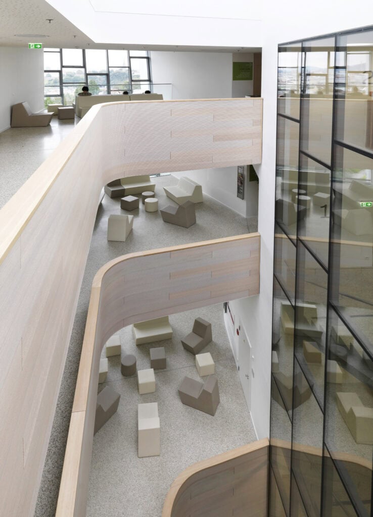 Quinze & Milan projectinrichting voor Anton Bruckner Private University