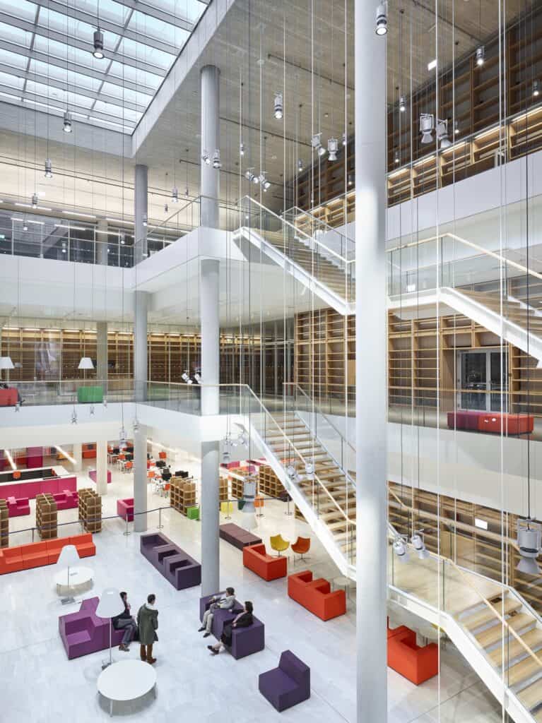 Quinze & Milan projectinrichting in Stavros Niarchos Foundation Cultural Center, Athens, Greece