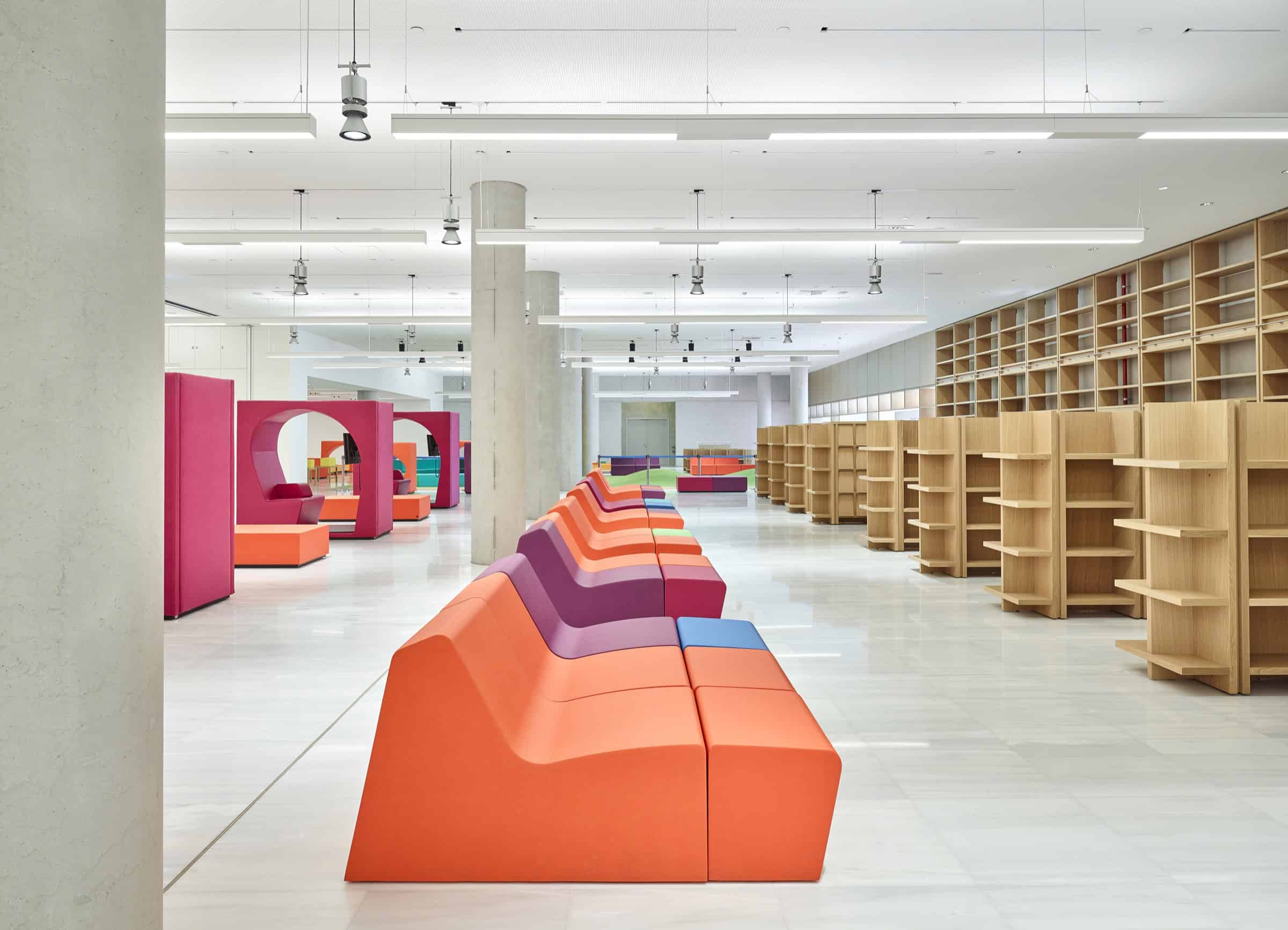Quinze & Milan projectinrichting in Stavros Niarchos Foundation Cultural Center, Athens, Greece